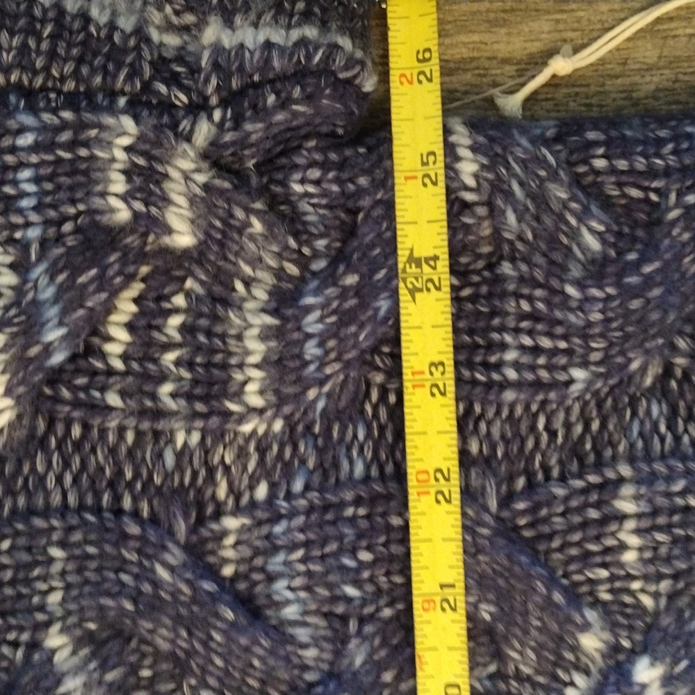 a.n.a Blue and White Cable Knit Sweater. Size XXL - Picture 5 of 7
